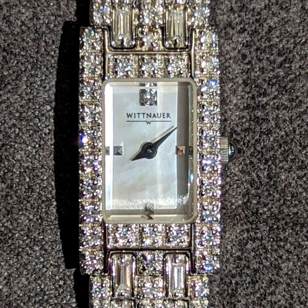 BULOVA - WITTNAUER 10L06 SAPPHIRE CRYSTAL